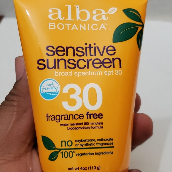 Sunscreen - Picture 2 of 4